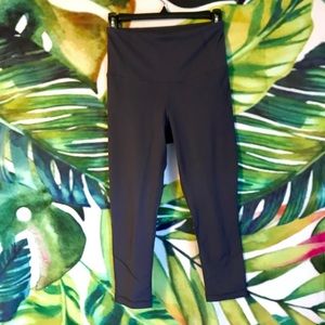 High Rise 3/4 Workout Leggings w/ mesh back panels